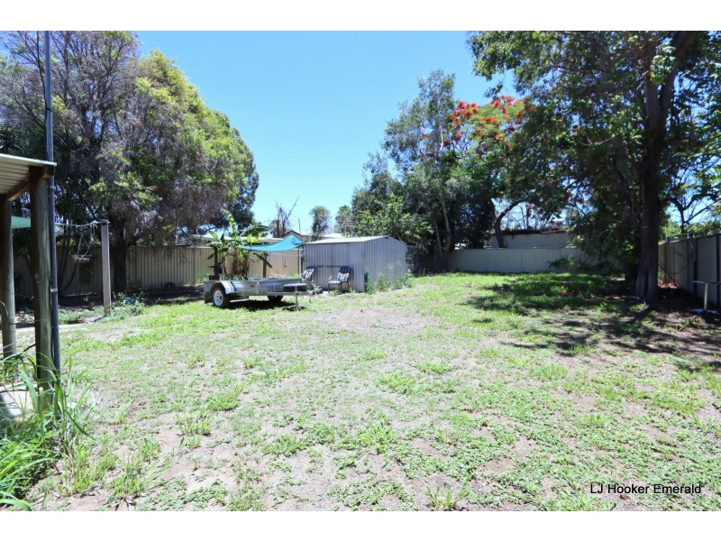 19 Topaz St, Emerald QLD 4720