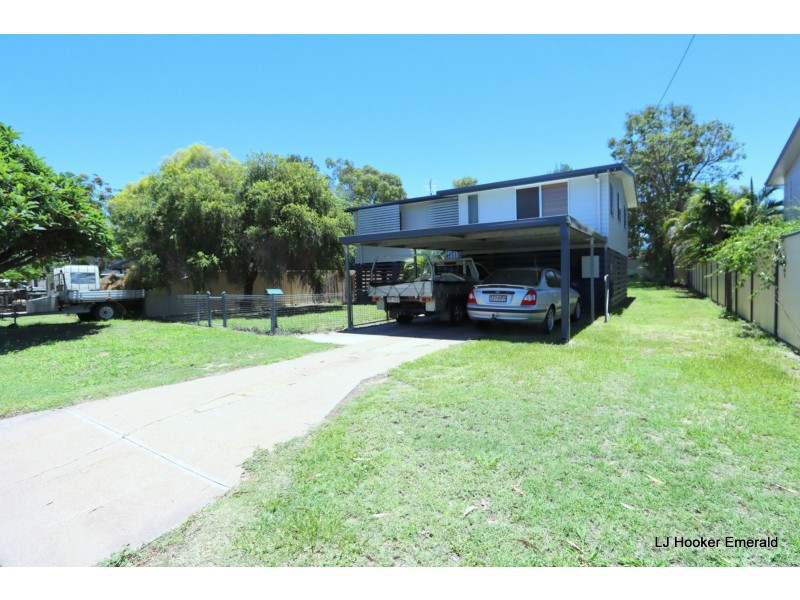 19 Topaz St, Emerald QLD 4720
