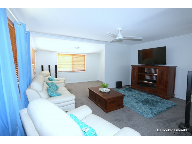 19 Topaz St, Emerald QLD 4720