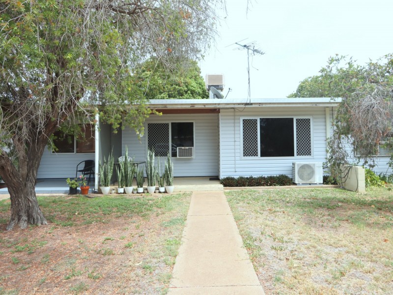 Unit 2/45 Opal Street, Emerald QLD 4720