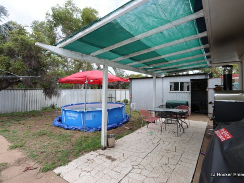 2 Opal Lane, Emerald QLD 4720