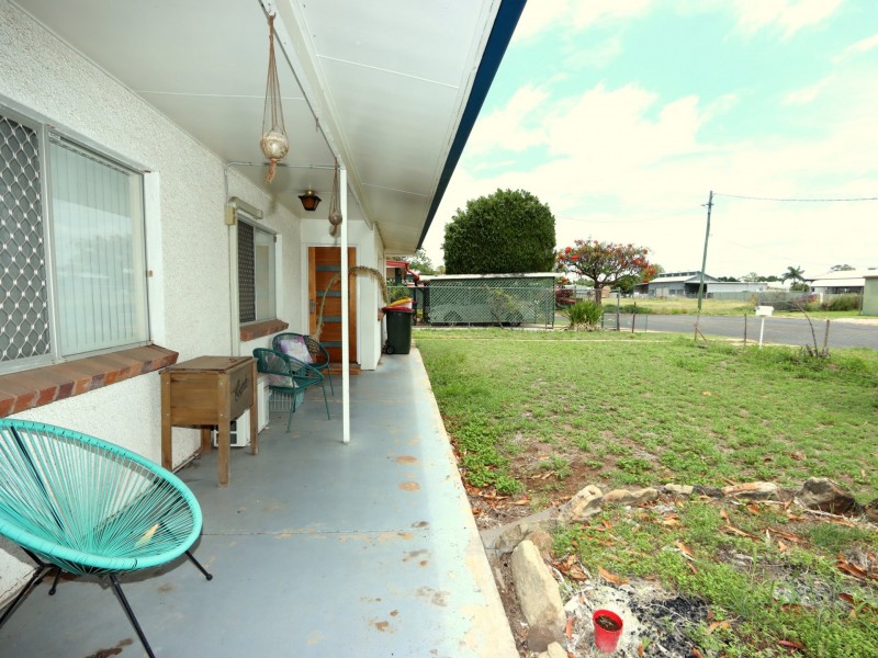 2 Opal Lane, Emerald QLD 4720