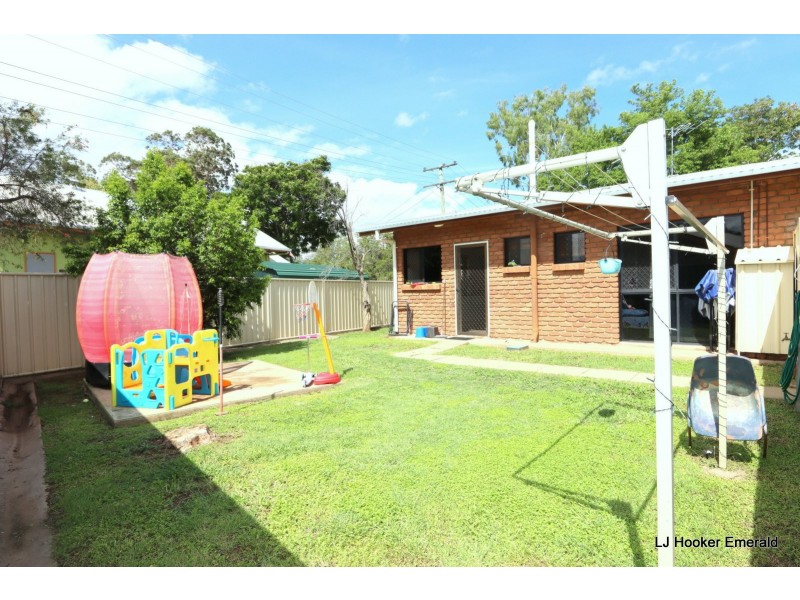 Unit 4/5 Gibson Grove, Emerald QLD 4720