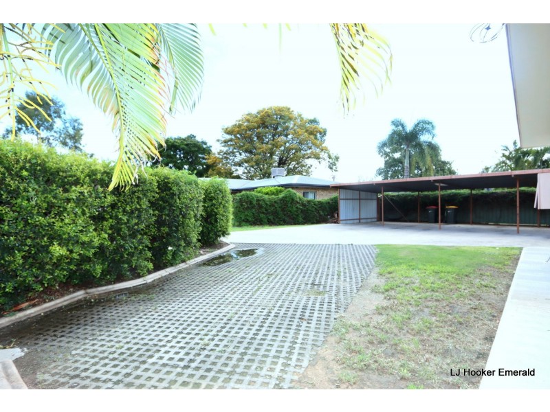 Unit 4/5 Gibson Grove, Emerald QLD 4720