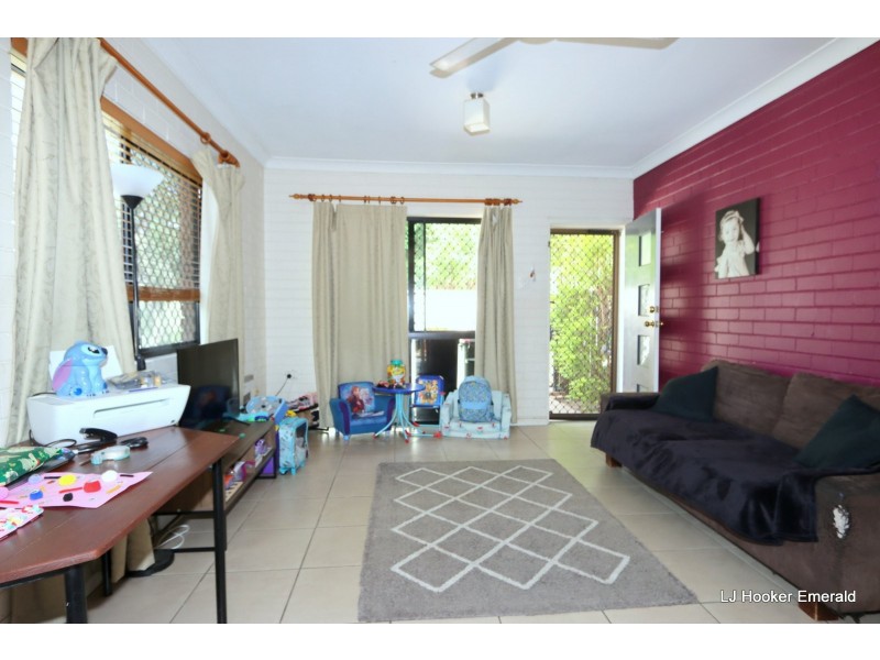 Unit 4/5 Gibson Grove, Emerald QLD 4720