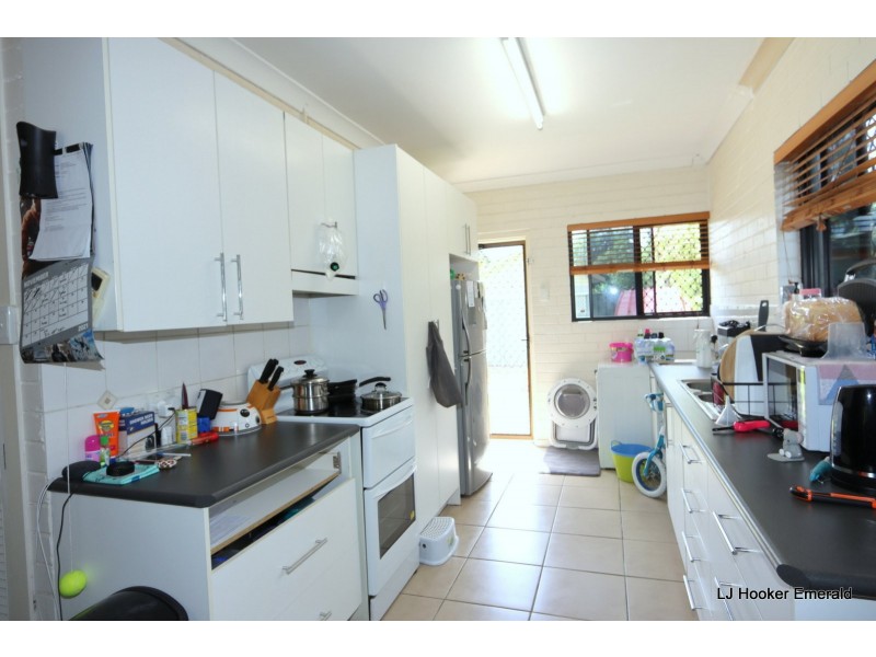 Unit 4/5 Gibson Grove, Emerald QLD 4720