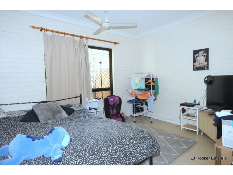 Unit 4/5 Gibson Grove, Emerald QLD 4720