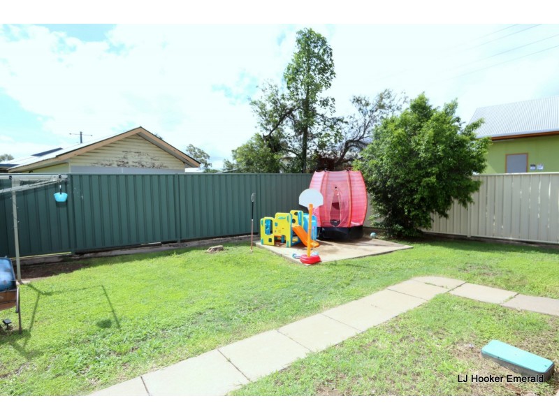 Unit 4/5 Gibson Grove, Emerald QLD 4720