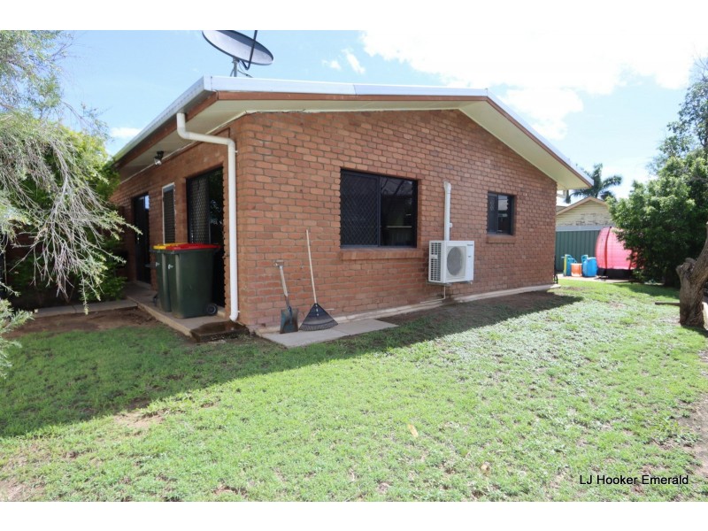 Unit 4/5 Gibson Grove, Emerald QLD 4720