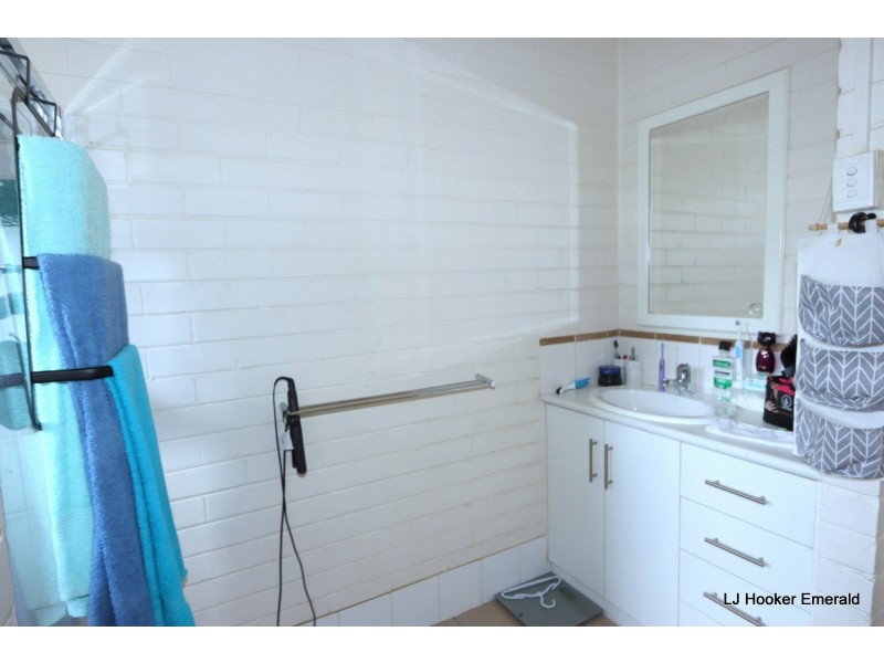 Unit 4/5 Gibson Grove, Emerald QLD 4720