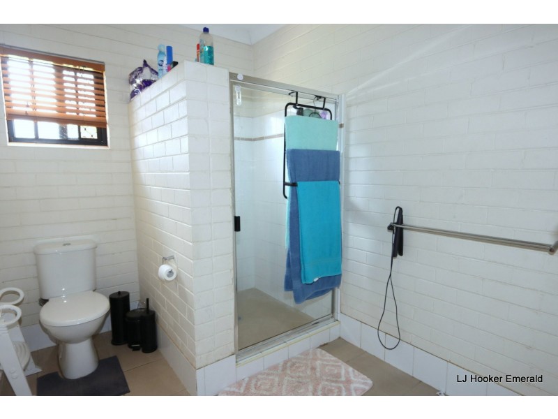 Unit 4/5 Gibson Grove, Emerald QLD 4720