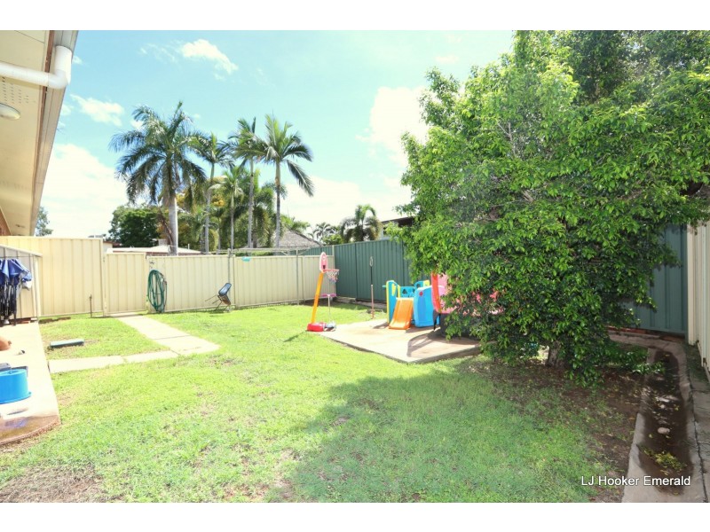 Unit 4/5 Gibson Grove, Emerald QLD 4720