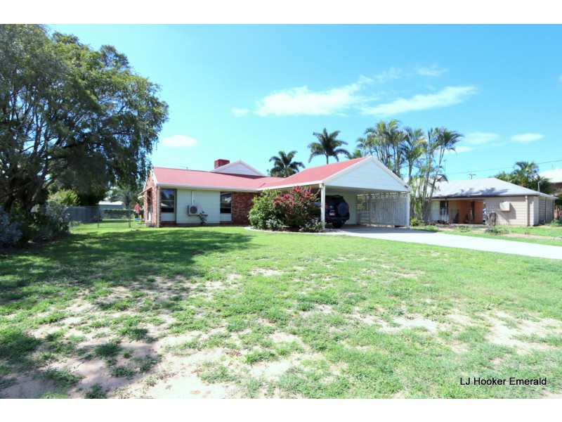 10 Vanessa Place, Emerald QLD 4720