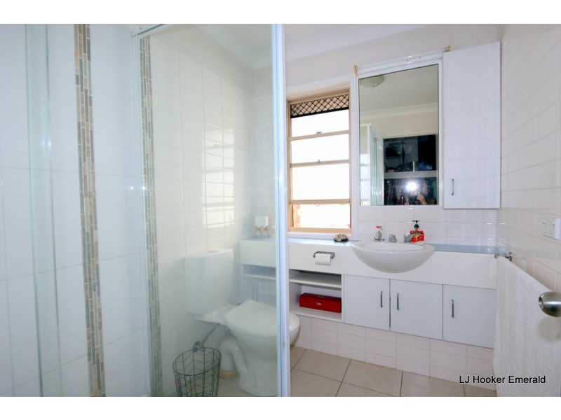 10 Vanessa Place, Emerald QLD 4720