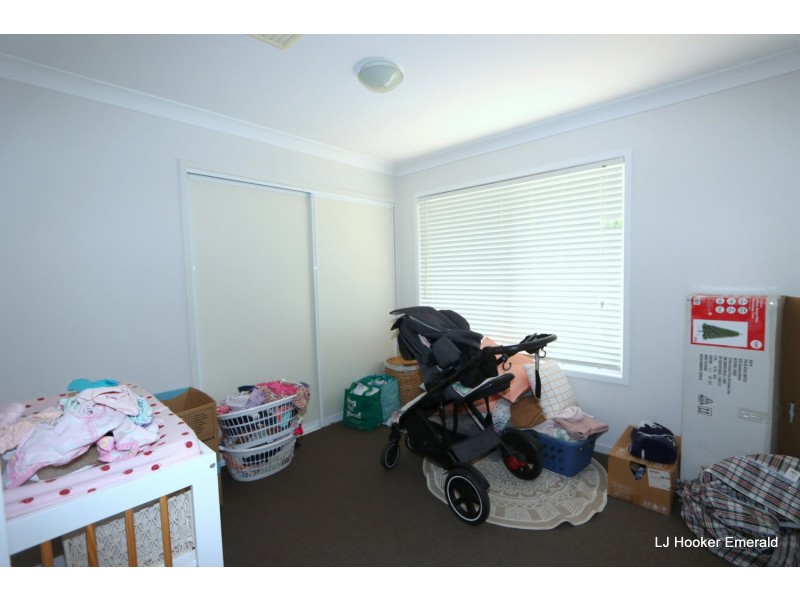 10 Vanessa Place, Emerald QLD 4720