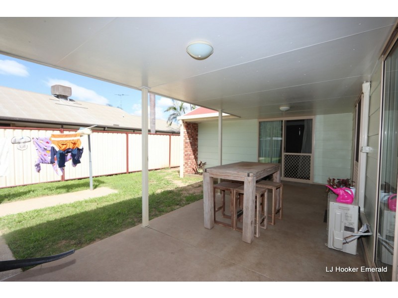 10 Vanessa Place, Emerald QLD 4720