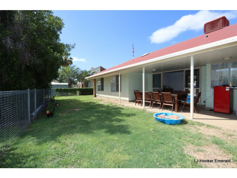 10 Vanessa Place, Emerald QLD 4720