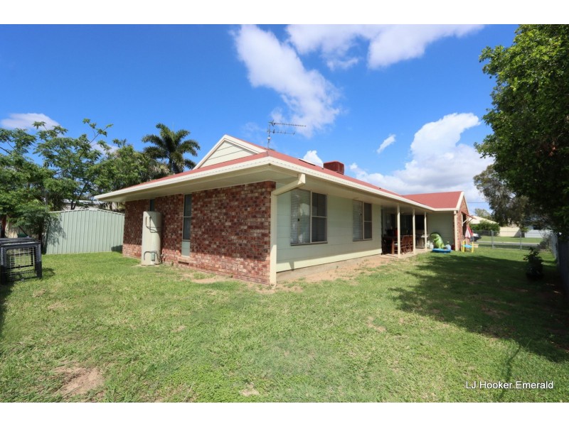 10 Vanessa Place, Emerald QLD 4720