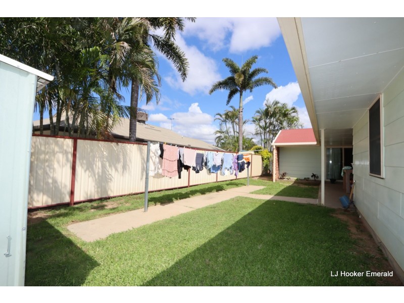 10 Vanessa Place, Emerald QLD 4720