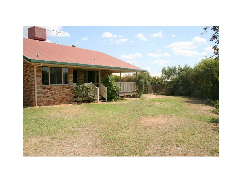 32 Andrews Road, Emerald QLD 4720