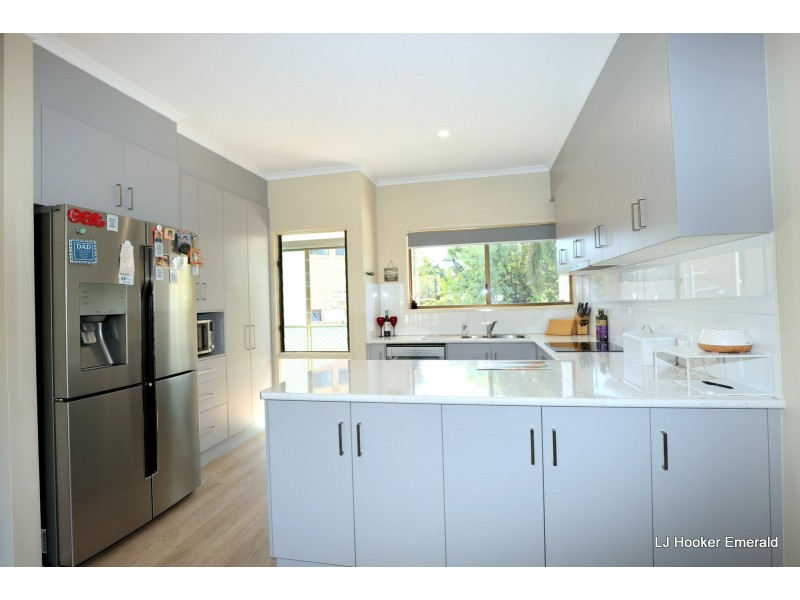 4 Julie Court, Emerald QLD 4720