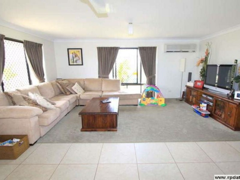 24 Mayfair Drive, Emerald QLD 4720