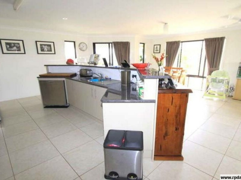 24 Mayfair Drive, Emerald QLD 4720