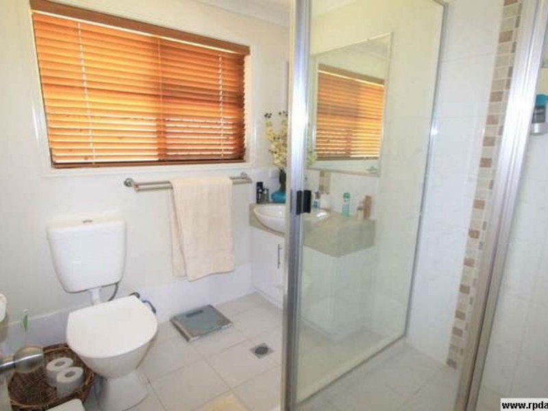 24 Mayfair Drive, Emerald QLD 4720