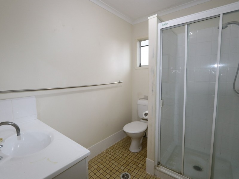 1/20 Martin Place, Emerald QLD 4720