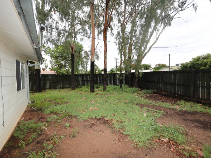 1/20 Martin Place, Emerald QLD 4720