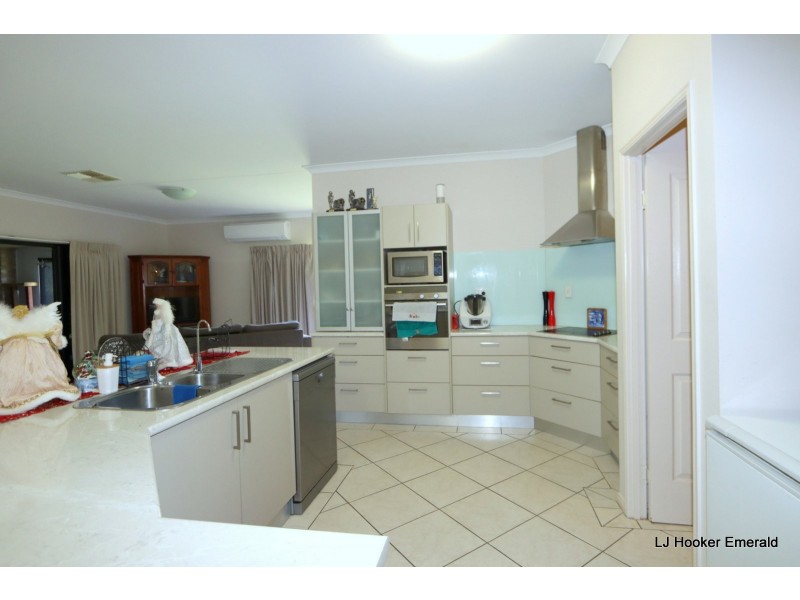 2 Malibu Place, Emerald QLD 4720