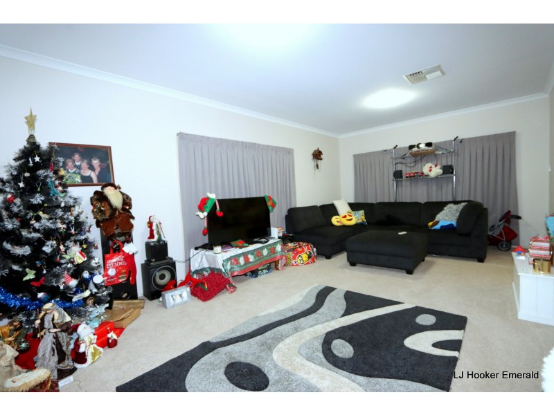 2 Malibu Place, Emerald QLD 4720