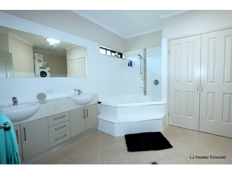2 Malibu Place, Emerald QLD 4720