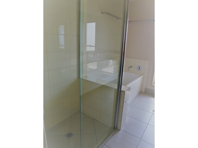 4 Singleton Court, Emerald QLD 4720