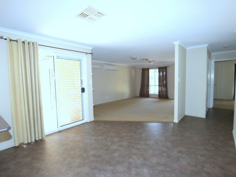 10 Gray Street, Emerald QLD 4720