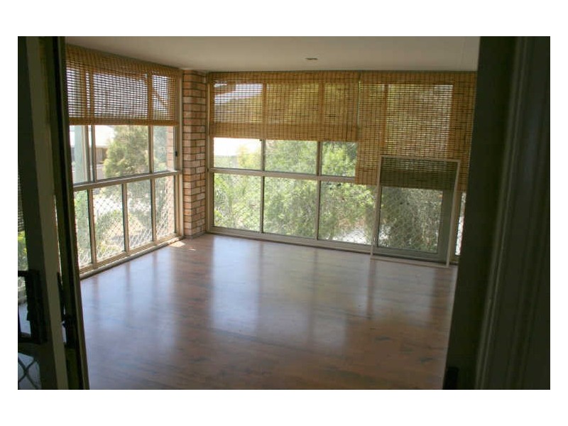 9 Peggy Court, Emerald QLD 4720