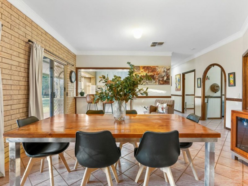 34 Cunningham Drive, Emerald QLD 4720