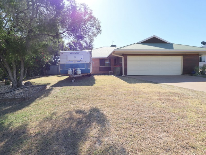 39 Crinum Crescent, Emerald QLD 4720