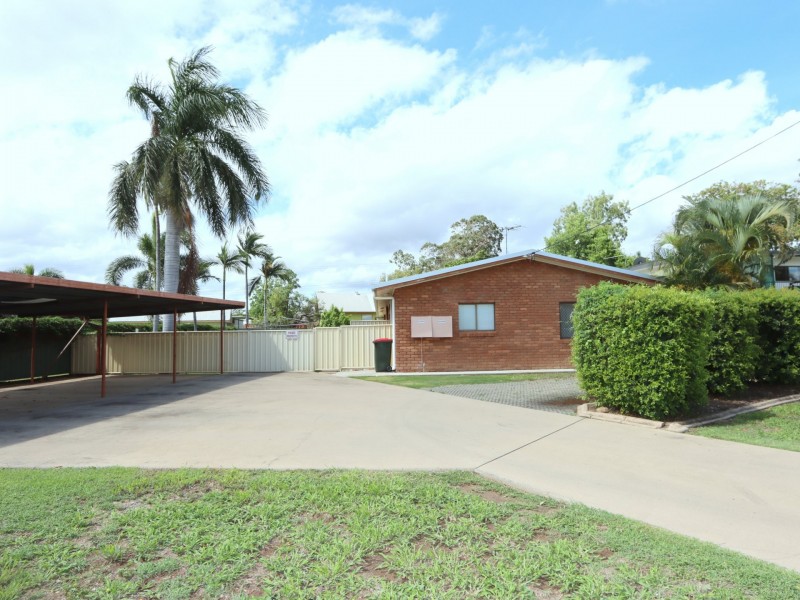 Unit 2/5 GIBSON GROVE, Emerald QLD 4720