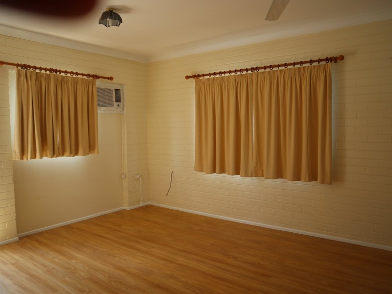 Unit 1/5 Gibson Grove, Emerald QLD 4720