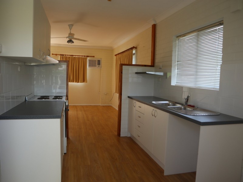 Unit 1/5 Gibson Grove, Emerald QLD 4720
