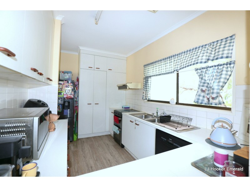 4 Maguire Place, Emerald QLD 4720