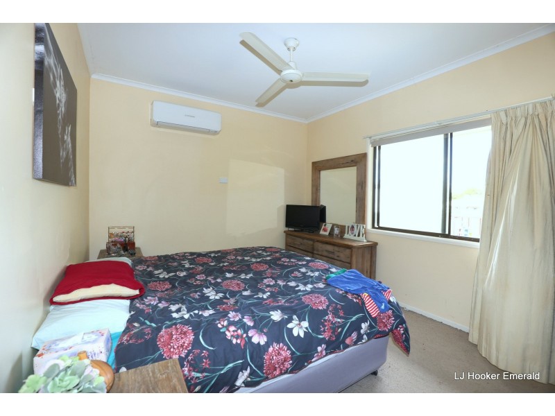 4 Maguire Place, Emerald QLD 4720