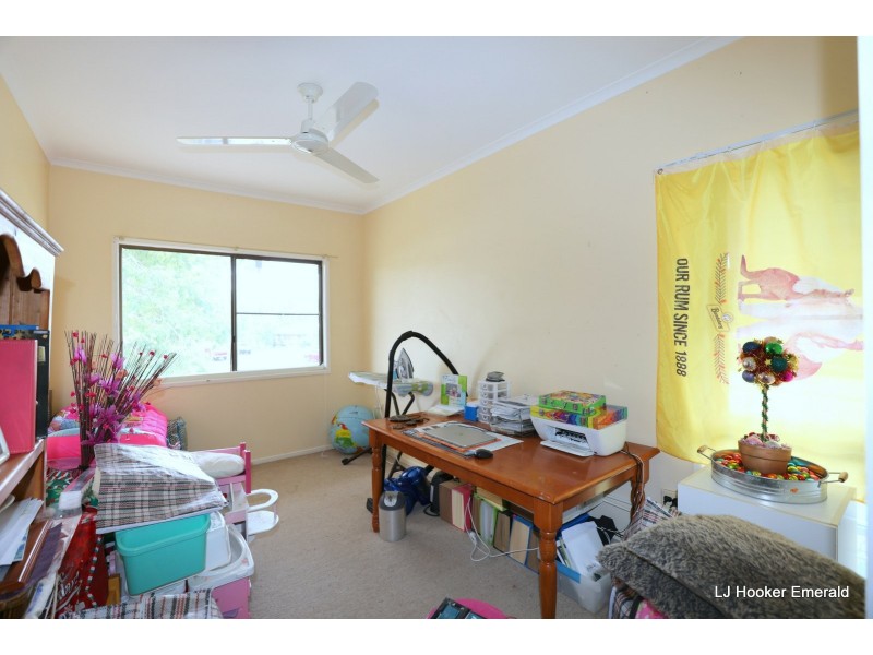 4 Maguire Place, Emerald QLD 4720