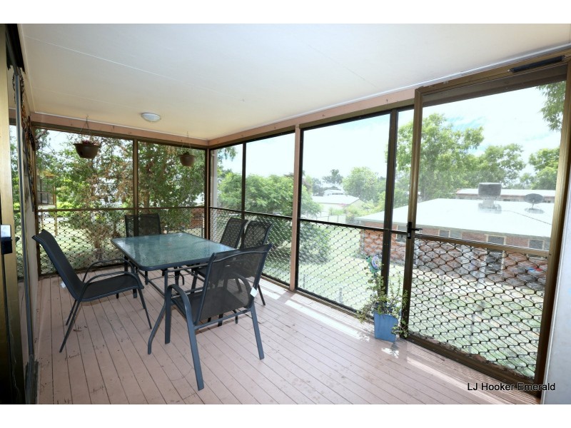 4 Maguire Place, Emerald QLD 4720