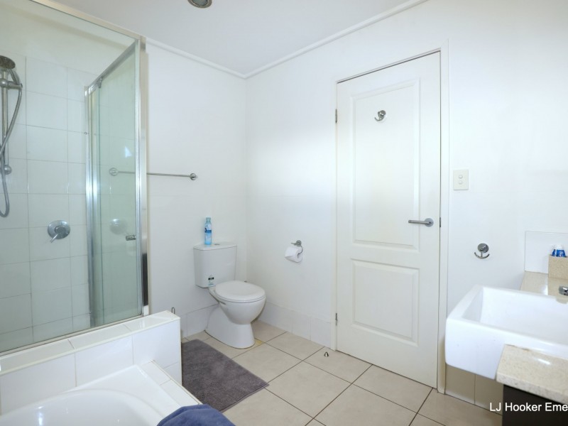 6 Batts Place, Emerald QLD 4720