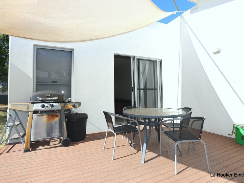 6 Batts Place, Emerald QLD 4720