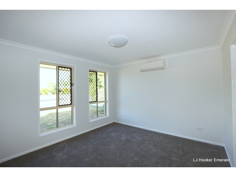 54 Long Street, Emerald QLD 4720