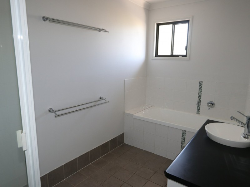 5 Colden Place, Emerald QLD 4720