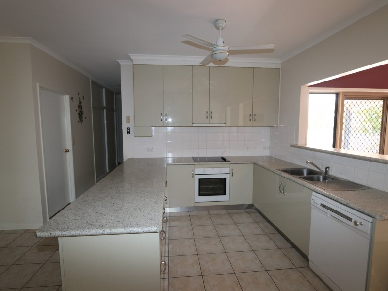 7 Ward Place, Emerald QLD 4720